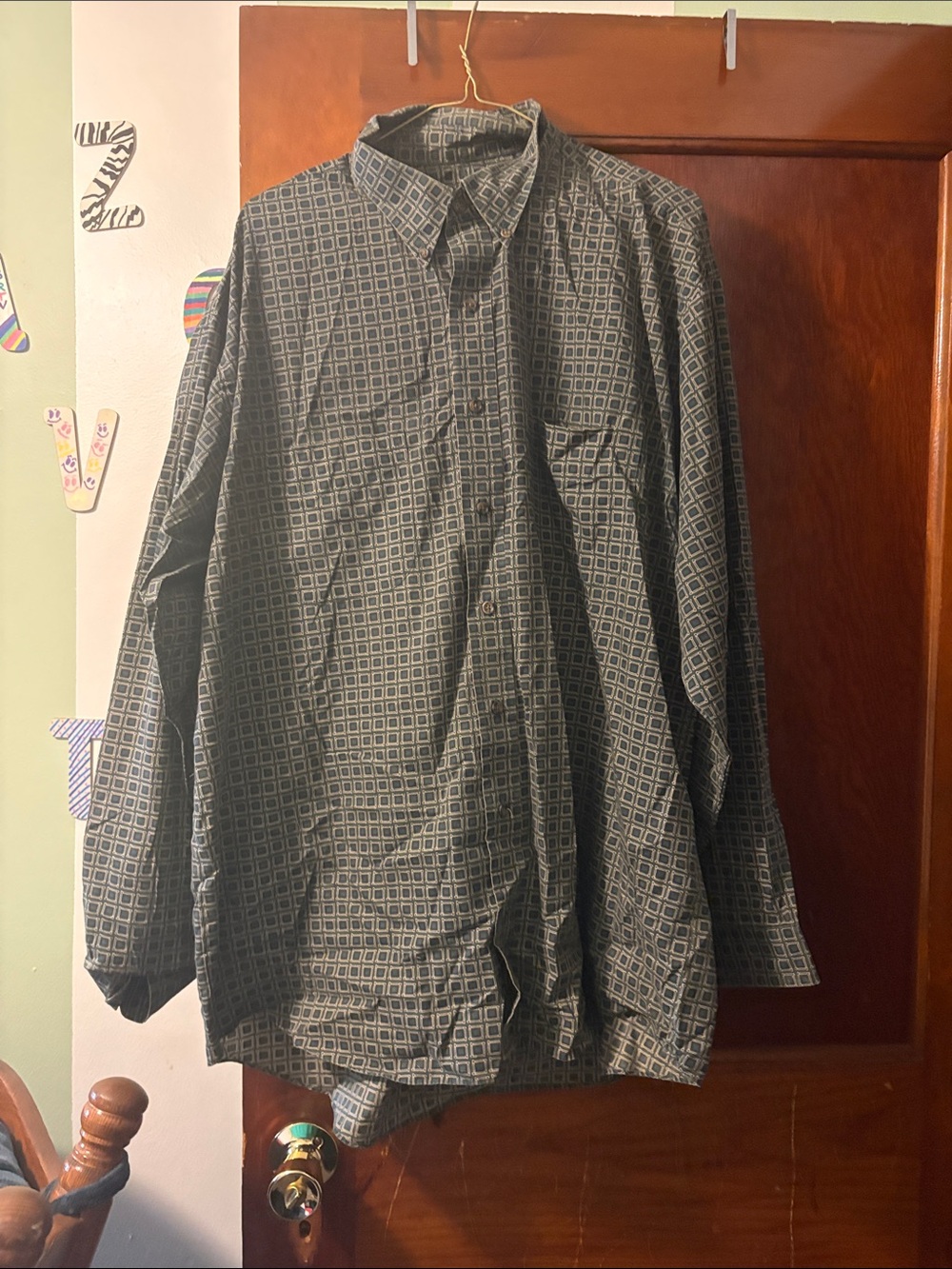 Men's Long-Sleeve Button-Up Shirt Jacket in Dark Green Pattern